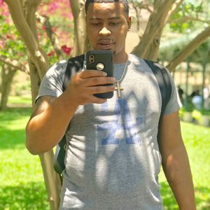 Meet your Posher, Devin